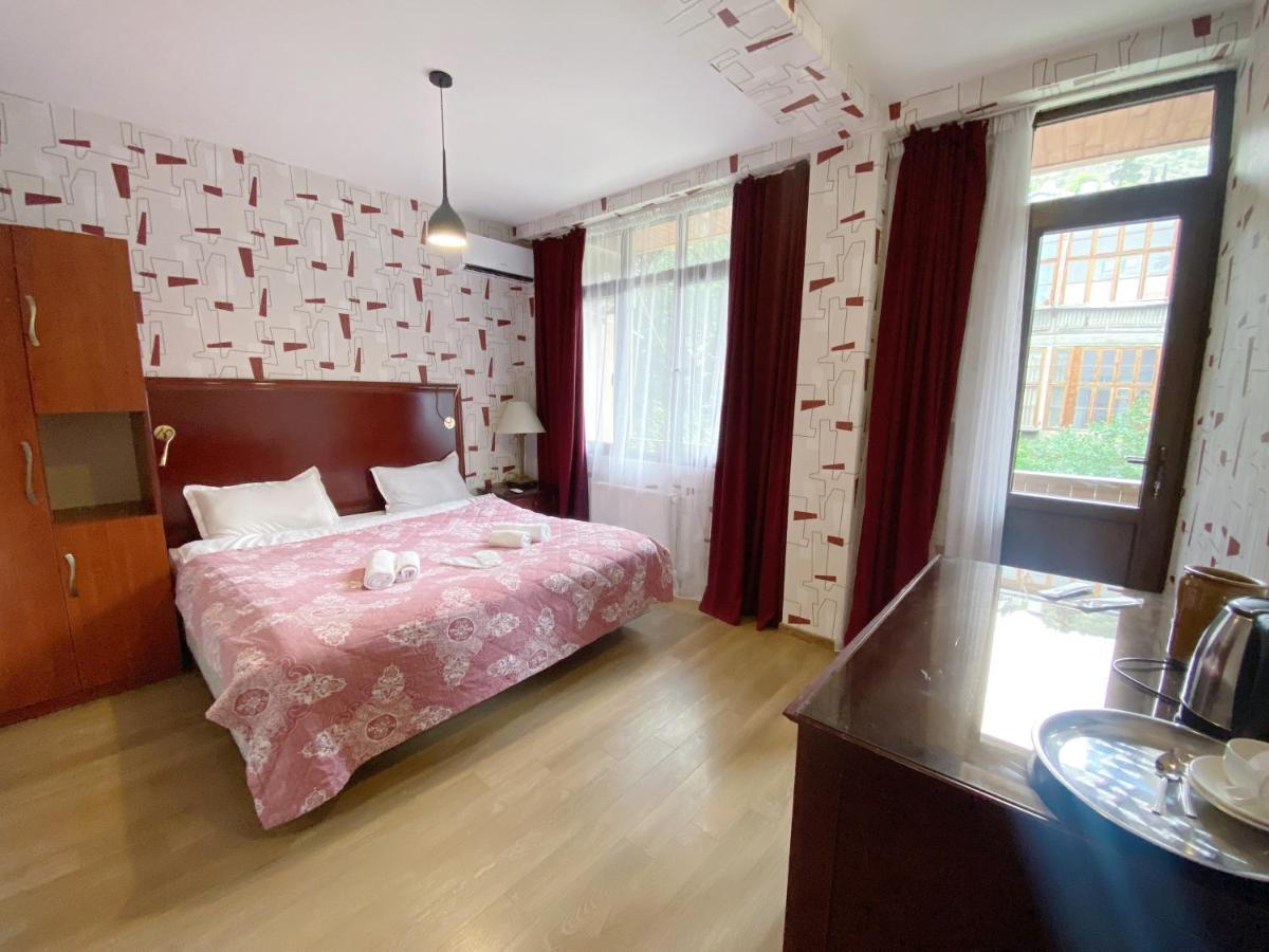 Tbilisi Central Hotel Eksteriør billede
